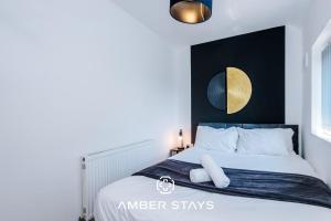 Spacious 4 Bed House in Birmingham City Centre, Ideal for long term with Free Parking!