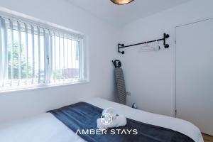 Spacious 4 Bed House in Birmingham City Centre, Ideal for long term with Free Parking!