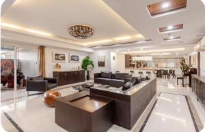 Cozy Condo near NAIA Airport with Balcony