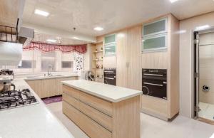 Cozy Condo near NAIA Airport with Balcony