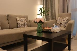 Pinnacle Row Chic 1BR Apartment