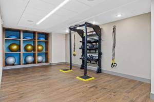 Stylish 1BR with pool & gym in The Gulch