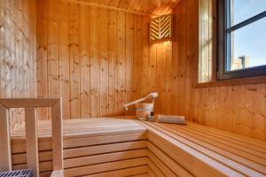 Ferienhaus Huus Waterkant 18 Feriendorf Klein Stresow Rügen by ruyastay