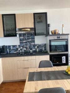 Appartement T3 classé 3 étoiles vue mer avec terrasse ,plage 2 minutes à pied