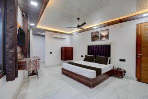 Townhouse Tuessday Suites Nearst Mr Bhatura Bala Sector 122