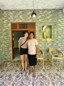 Yino Villa Midigama