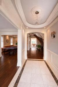 Elegant Guesthouse near Sheppard Subway with Private Ensuite Rooms