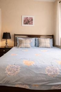 Elegant Guesthouse near Sheppard Subway with Private Ensuite Rooms