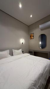 105 tara-JRE Jabal Al Lweibdeh with stunning view