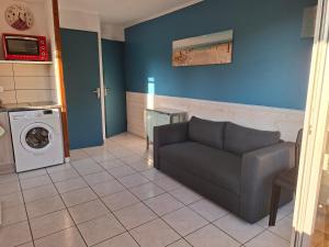 Appt bord de mer deux chambres, clim, parking, piscine