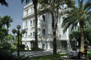 弗洛拉酒店 - 弗拉斯卡蒂