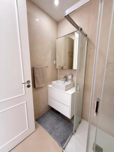 Flores Street Apartment - Porto City Center