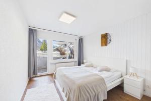 Alpine Retreat 4 Person Apartment near Zermatt with parking!