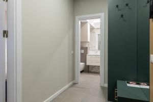 1014 Modern Titan Studio w Washer