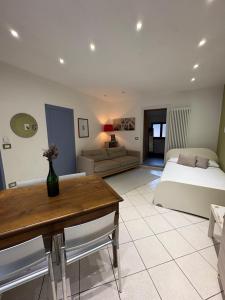 LA TANA Guest House