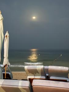 Mixed Luxury Jumeirah Hostel