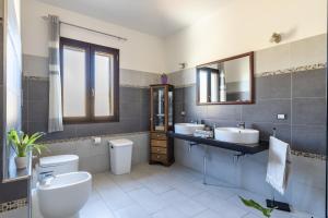 Sa Mariposa Holiday Home img26