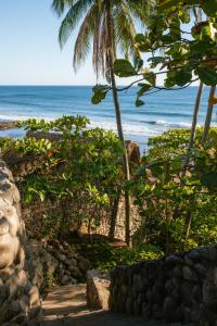 Maité Beachfront Suites - El Zonte