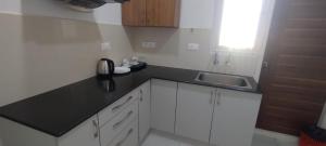 EMERALD GRAND Rooms and Serviced Apartment