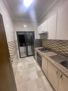 TNG 2BR 2bath with blcony-1min from train station-parking-clim