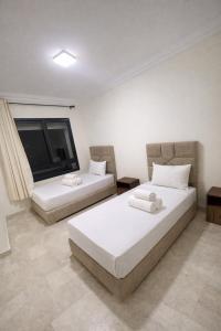 TNG 2BR 2bath with blcony-1min from train station-parking-clim