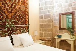 Vivila - Timeless Home in Rhodes Old Town