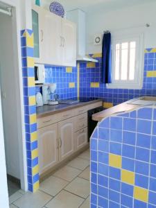 Logement Marion 2 à 4 pers terrasse vue mer 180 plage de sable 300 M - TARCO
