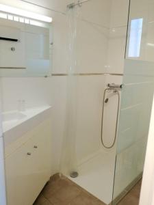 Logement Marion 2 à 4 pers terrasse vue mer 180 plage de sable 300 M - TARCO