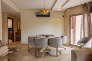 Beautiful 3-bedroom apartment with pool, garden