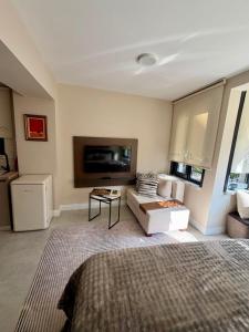 Simple Apartment in Kızıltoprak with Transportation,near Bağdat street
