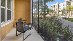 Landing Chic 1BD Clubhouse Courtyard