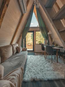 Acasa Straja - Treehouse