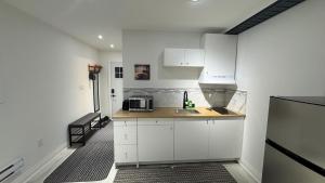 Modern cottage with access to private beach