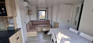 MOBILE HOME PREMIUM 6 PERS 3ch TOUT CONFORT AVEC CLIM Ménage et Draps possibles Camping à Mayotte 5 étoiles dexception Lac de Biscarrosse à 25mm Dune du Pilat et 10mn Bisca plage Océan