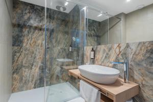 Forest & Waves - Premium Seaside Apartments with Pool, 90m to the Beach