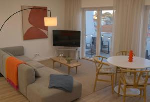 2BR Almada Velha with River & Skyline Views