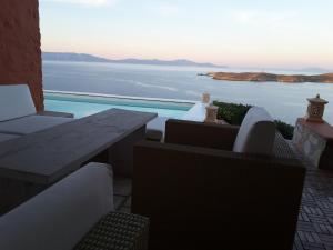 Villa Zen Dans Le Bleu Syros Greece