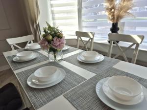 Spotless 2BR Flat with Parking, Garden, Wifi, Netflix, Sleeps 6