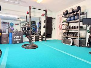 Hyde Park Oasis with Gym and Sauna