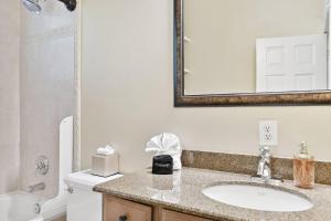 Hyde Park Oasis with Gym and Sauna