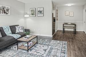 Walk to UAB & Hospitals, Free Parking and Fast WiFi