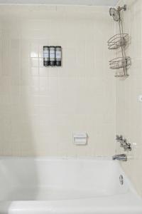 Walk to UAB & Hospitals, Free Parking and Fast WiFi