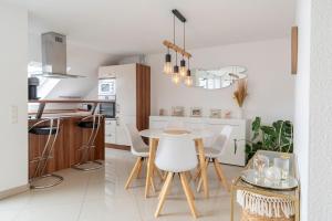 10 Guests Apartment near Mercedes Plant & Train