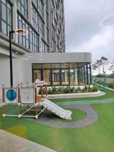 2mins to Kuching Vivacity Milano 8 Apartment