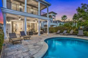 Luxury ReVilla Golf View, Private Pool, Gold Membership Access, Water Park , Minutes to Disney