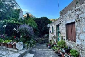 Apartments with parking space Lastovo - 25164