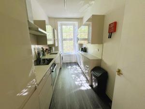 4 Bedroom Modern Spacious Apt - Edinburgh Old Town