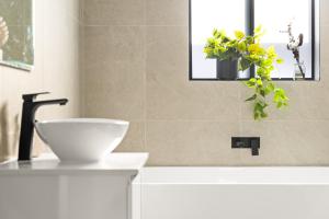 Comfy Single Room in Guildford West with Easy Access - Shared Bathroom