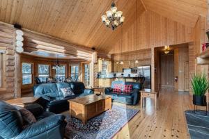 Fiddler Lake Resort - Deer 61