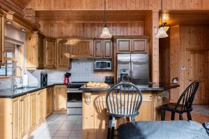 Fiddler Lake Resort - Deer 61
